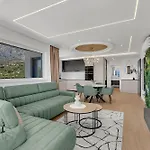 Apartment Dream - La Luna